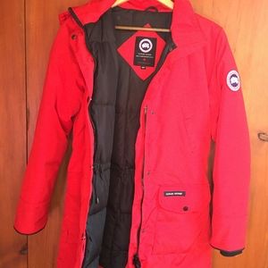 Woman's Faux Canada Goose Jacket in Red-size small